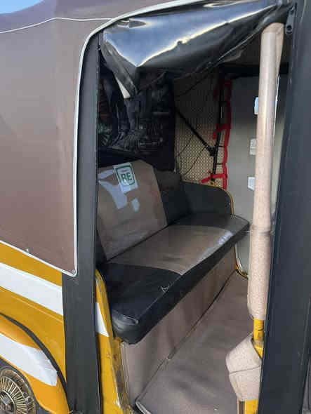 السلام عليكم تكتك للبيع مديل١٨شهر ١١يو١١تكتك خير من الله مناقصهة شي تجي وتشوف بعينك وتقتنع السعر٥٥٠٠وبيهة مجال بصيط مكاني بعقوبة التحرير 
الرقم***********
