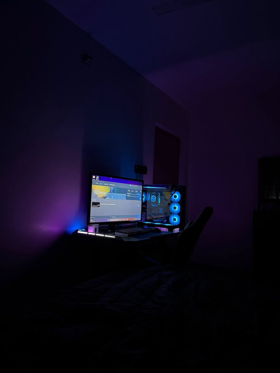 CPU: AMD Ryzen 7 8700F

GPU: MSI RTX 5070 SHADOW 2X OC - 12GB

Motherboard: Gigabyte B650M Gaming WIFI

RAM: G.SKILL Ripjaws M5 RGB 32GB (2x16GB) DDR5 6000MHz CL36

SSD: NVMe WD Blue 1TB

PSU: Thermalright TR-SP850 850W Platinum Full Modular

Cooler: Cooler Master MasterLiquid 360L Core II ARGB

Case: Xigmatek Aqua V - Black

للعلم مشريتها بتاريخ 3/3/2026 من العالمية وكراتين القطع كلها موجوده سبب البيع صار عندي سفر 

السعر 2.550.000 طبعا هية صارت عليه اغلى من هيج ف اذا ما عجبك السعر تخطى المنشور ولا تكسر بحلال العالم

للتواصل خاص


**إذا كنت صاحب هذا الإعلان وتريد حذفه لأي سبب، رجاءا أرسل رسالة إلى الدعم الفني**