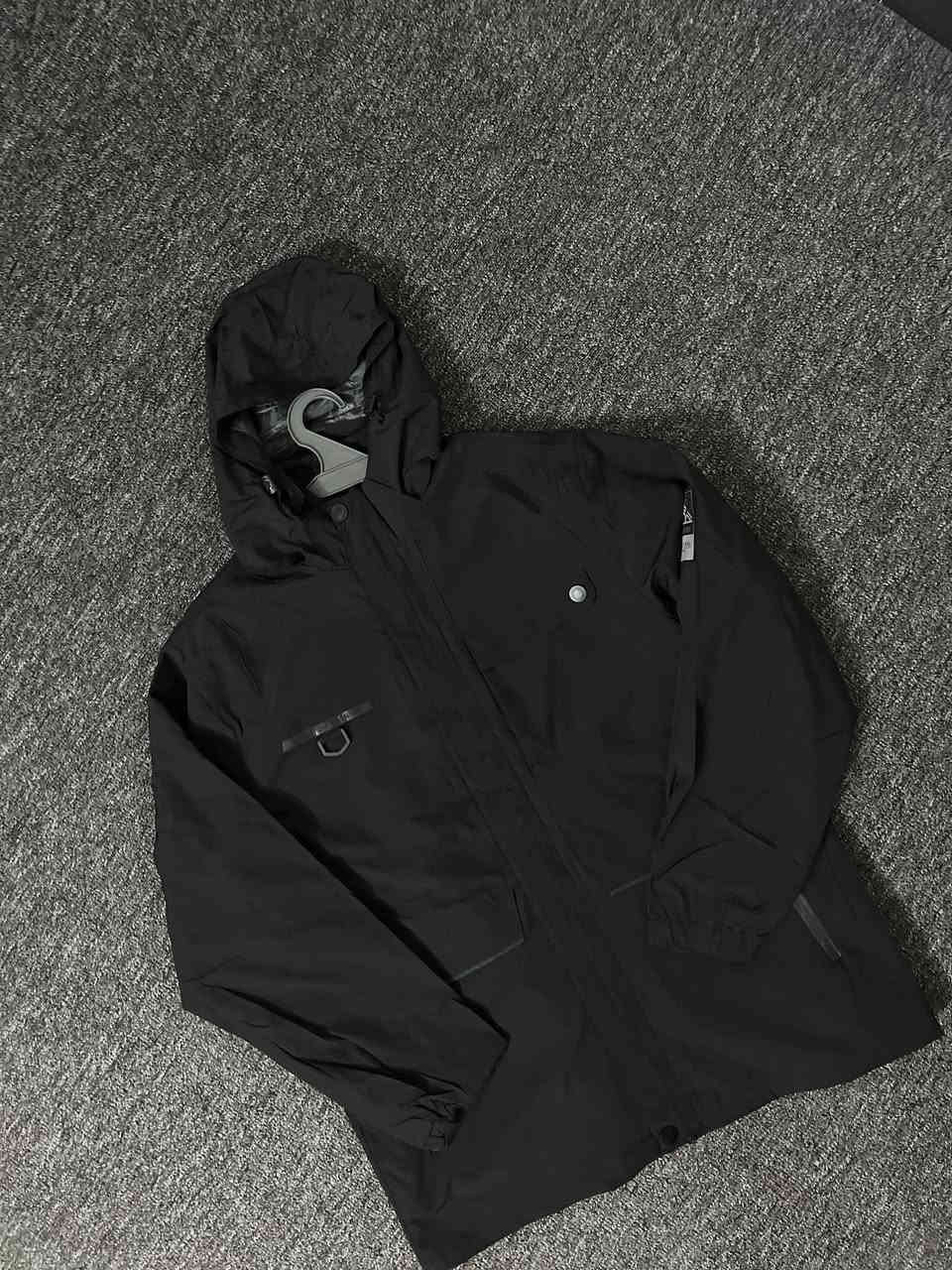 مرحبا شباب متوفرات القماصل 
والسويترات وبسعر مناسب خابروني 
وتدللون ***********
