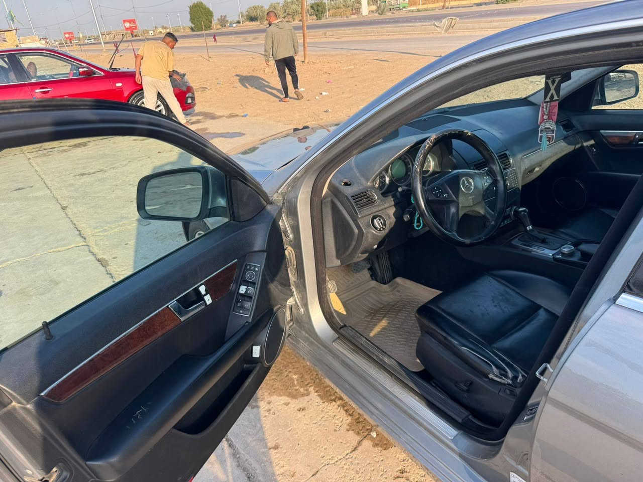 السلام عليكم ورحمة الله
للبيع مرسيدس موديل ٢٠٠٨  C  300
محرك ٦ سلندر سياره جاهزه مابيها نواقص
سونار مرفق مع الصور  بدون حادث قوي
اي دواخل مابيها.. 
مكانها بابل المسيب..  السعر  105
***********
