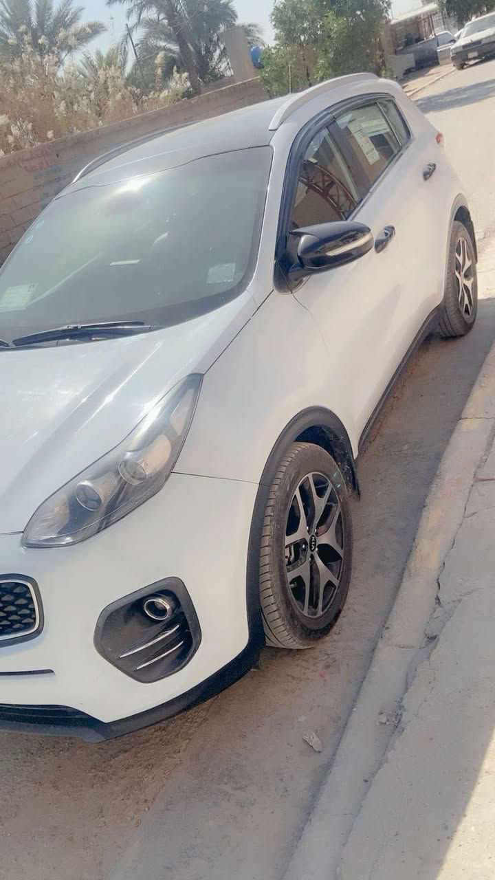 السلام عليكم سبورتج 2018 للبي
وارد خليجي  رقم بغداد الجديد 
ماشية ٨٢ كيلو فقط
حجم المحرك //2000 (دوش ) مكان السيارة بغداد الشعب السعر١٨٨ وبيه مجال بسيط 
اللون ابيض صدفي 
المواصفات 
1- سويج عدد ٢
2- بنواما سيارة  
3-اشاير مري 
4-كشن جلد
5-سستم صوت 
6-تبريد وتدفئة
٧-قطعتين تبريد 
8-حساسات  خلفي
9- ثلاث وضعيات قياده
10-سايد بريك بالرجل 
11-كامرة خلفيه
12-لد نهاري
13-تحكمات استيرن جهتين
بيه بارد جوة علامة صندوك مئشر عليه بالصورة وباقي سيارة مكفول من صبغ والفتح والتبديل 
***********
