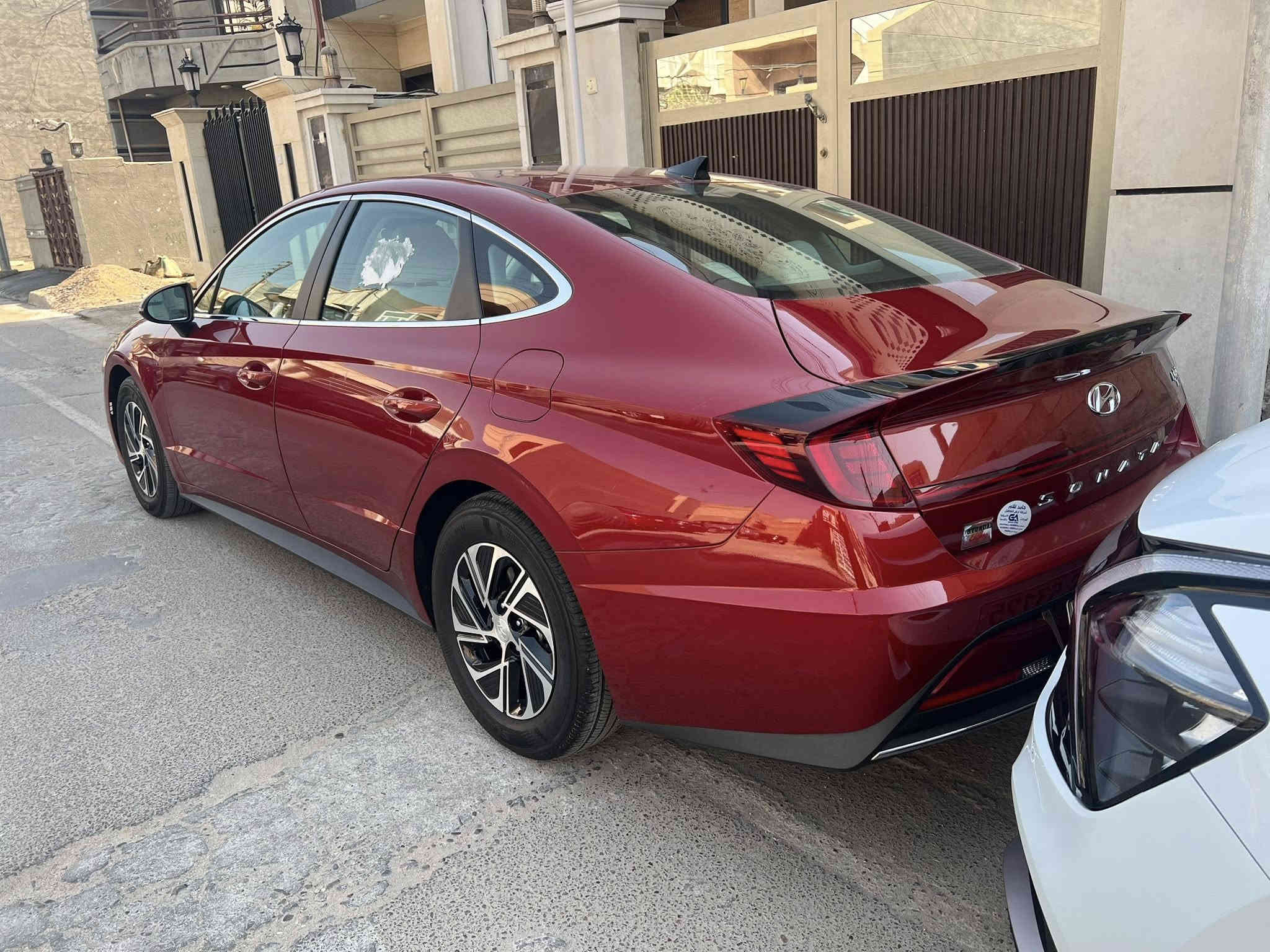 سوناتا للبيع 2023 مكينه 2000 هايبرد ماشية 4,000 الف فقط يعني اخت الزيرو بدون ايرباك تقريرها كلين لون ماروني سعر (18,900)$ومجالها بسيط جداً جداً مال جيتك صور الحادث مرفقه بنيد فقط تبديل الباقي كفاله عامه بأسمي السياره وعنواني بغداد الجادريه
الاتصال ***********
