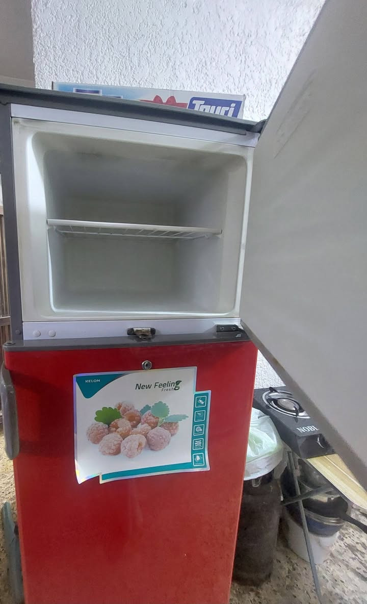 لبيع جربايه طفل وتصفيه مال مي ام البراد وثلاجه كلش جديدات ***********
