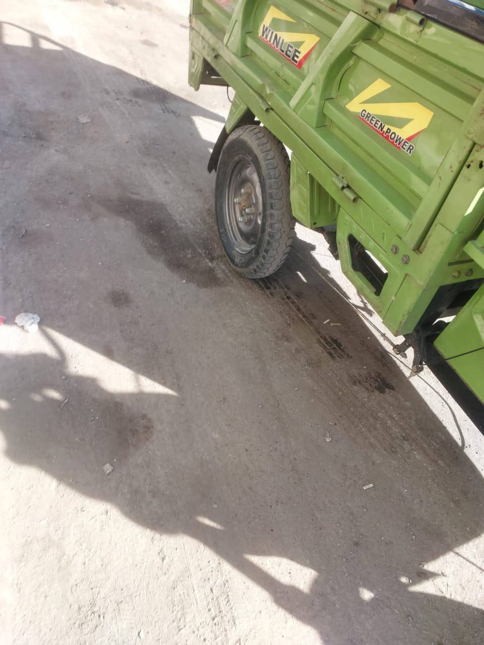 سلام عليكم ستوته شحن للبيع حجم وسط جاهزه ما ناقصه اي شي  موديل 2022 ستوته حلوه وما تعبك وجرفته حلوه سعره 800  مكاني بغداد شارع هيفاء الي يريده يتصل ويدلل هاذ رقمي ***********
