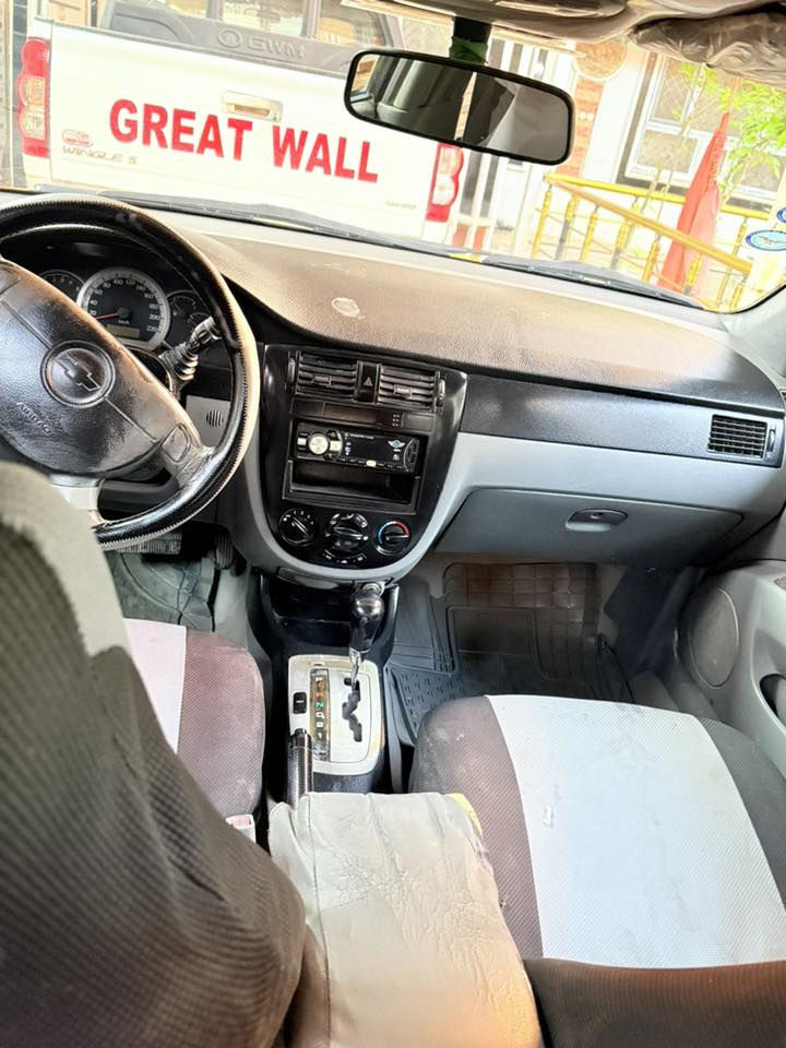 السلام عليكم
اوبترا  خليجي موديل 2006
كير اوتوماتيك 
كفاله عامه من الضربه والتبديل 
سياره جديده مال جناي
كير جديد 
مكينه جديده حاويه 
حداديه خلفي وامامي جديد 
تخم تاير جديد 
مصفره هيئه وغرامات 
تبريد ثلج 🌨️
رقم قادسيه 
السعر52
مكاني حله المركز
الاستفسار 
***********
