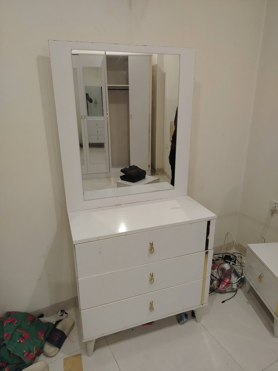 غرف نوم ٥ قطعه سعر ٣٥٠ ويا شده نقل كامل داخل اربيل مجاني شراي يجي خاص *********** واتساب
