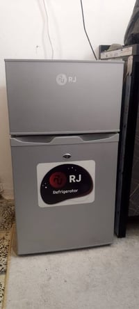 ثلاجه • جديدة • استعمال شهرين