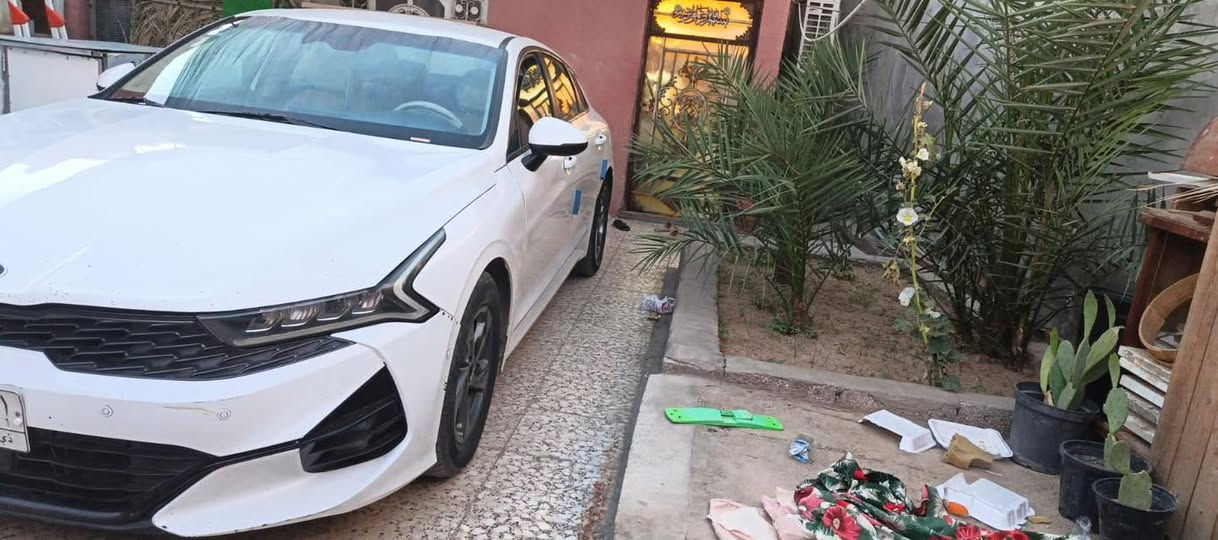 مواصفات: Lxs للبيع
1_1600 تيربو K5
2_تشغيل عن بعد
3_كشنات قماش
4_كامرة خلفية
5_ رادارات
6_ توقف ذاتي
7_ قيادة ذاتية
8_ نظام ترحيب عند الأقتراب
9_نظام تنبيه عند الخروج عن المسار
10_مازدة ذكية زنون لد ثلجي
11_  4 أنظمة قيادة
12_ نظام آبل وكاربلي
13_ نظام تحذير عند أي مشكلة
14_سايد بريك بصمة
15_ أوتو هولد
16_صندوق ذكي عند الأقتراب
17_ حساسات
18_ مثبت سرعة
19_ حساس إطارات
20_ تحكم ستيرن
21_ كير أوتو + عادي
22_ مانع أنزلاق

السيارة بعد بيها مواصفات وارد أمريكي
الحادث موضح بالصورة في أمريكا
ذي قار معوقين
سنوية تنتهي في بداية سنة 2028
السيارة جاهزة من كلشي مع وكالة عامة باركود للسيارة 
 السعر  145 ورقة وبيها مجال قليل
العنوان البصرة/ التنومة/ شارع المشروع
للأتصال عل الرقم ***********
