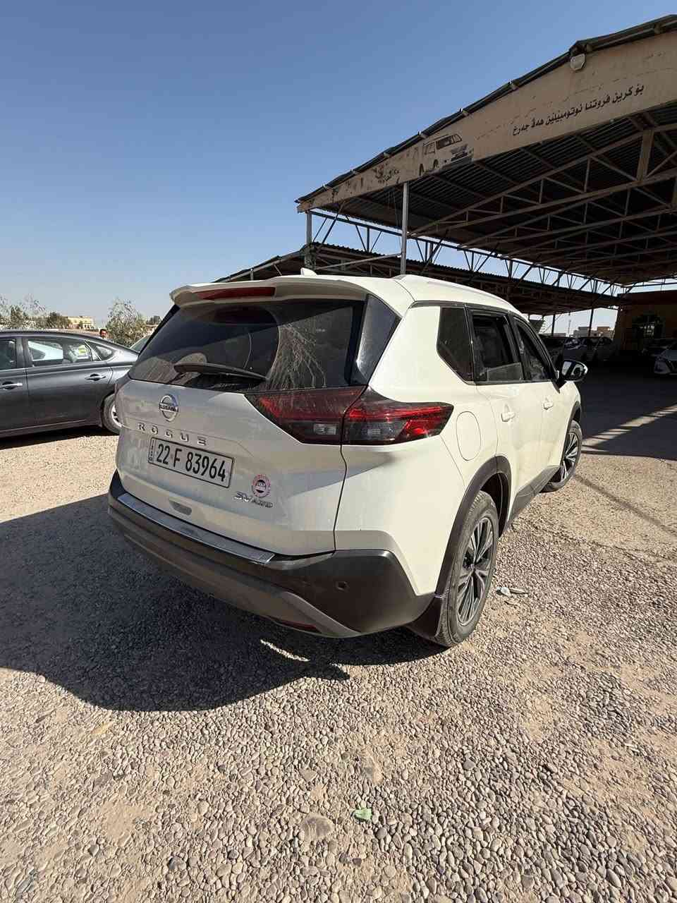 نيسان روج
موديل 2021
فول مواصفات 
بانواما 
فور ويل 
خمسه كامرات 
ماشي 42000 ميل 
الحادث جاملغ بونت بدون دواخل 
يرباك ستيرن
***********
