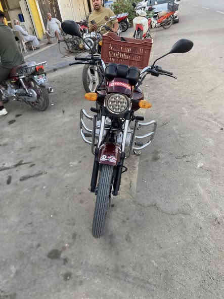 السلام عليكم دراجه ساو سنكي للبيع
تايرات جديده صدر جديد كشر كامل جديد الدراجه جديده 
والمحرك مكفول من التنقيص والتبخير والدخانه
السعر ٨٥٠ وبي شويه مجال 
للاستفسار الاتصال ***********
صلاح الدين قضاء بلد
