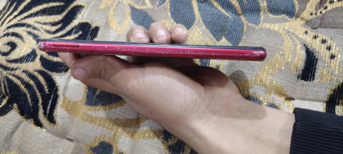 سلام عليكم ورحمة الله وبركاته 
مبايل هنر اكس 8
مبدل بس بطاريه
مراوس ب موطور 
***********
