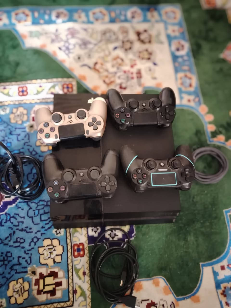 سلام عليكم بلي ستيشن 4 fat مهكر نضام 11لوك سيتكر ما مفتوح
حجم 500كيكيه جوسكيات 4 كامل ملحقاته مع UBS850
لعاب بيه 7من ضمنهن بيس 2026 وه فيفه 2026 لعباب مغامره وغيره من لعاب حرب واذا تريد تنزل لعب لعبه بل 2000

سعر 275بيه مجل على 250 
رقمي على واتساب فقط ***********
