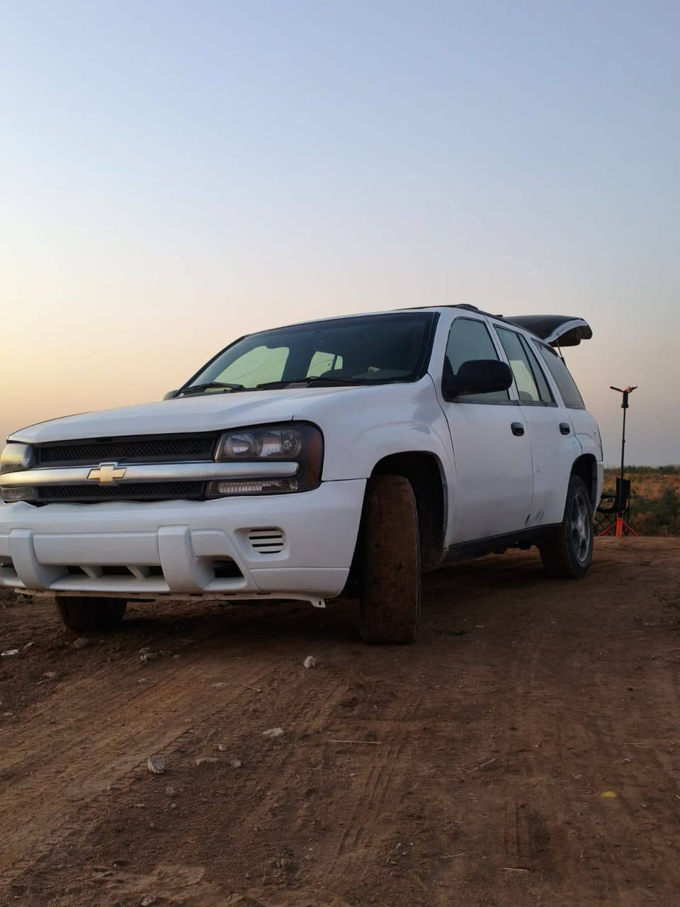 سلام عليكم بلايزر مزاد وزاره الداخليه
السياره ماشين بل معامله وصاله للترقيم كبل ترقم وبل عافيه عليك سبب البيع متوازي عله فلوسها 
مكينه كير  بلادي جديدات تبريد بل ثلج 
حداديه 80 بل ميه 
دواخل ام فوي كلها جلد وجديده بمعنا الكلمه 
مصبوغه عام مكفوله من الضربه والكصه والكلبه 
السياره متعوب عليها ومصروف عليها اهواي 
السعر 56 وبيها مجال جدا بصيط 
مكاني كربلاء الحر الصغير  
*********** 
ملاحضه رجآ رجآ الي مو شراي لا تتصل ولا تعبني
