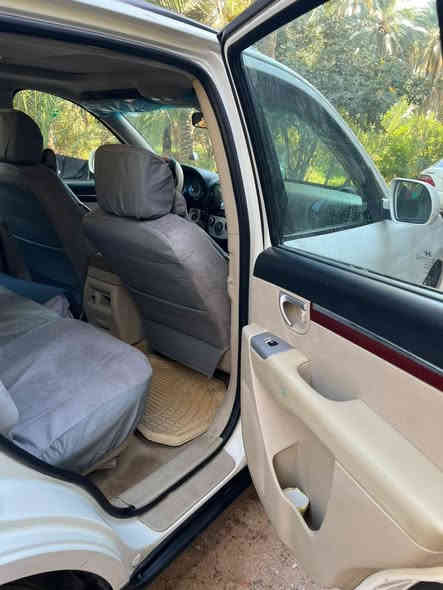 سلام عليكم سنتافي{ ادوات ادوات }  متومة طبق الاصل سنويه ولوحات وهزه انكليزي السياره بدون كصه محرك المرغوب 6سلندر 2700 فور ويل فول مواصفات فتحه اشاير بل مري سايد بريك رجل  السياره جديده ونضيفه تبريد شغال مستعجل على البيع السعر 56 وبيهه مجال بسيط للاستفسار ***********
