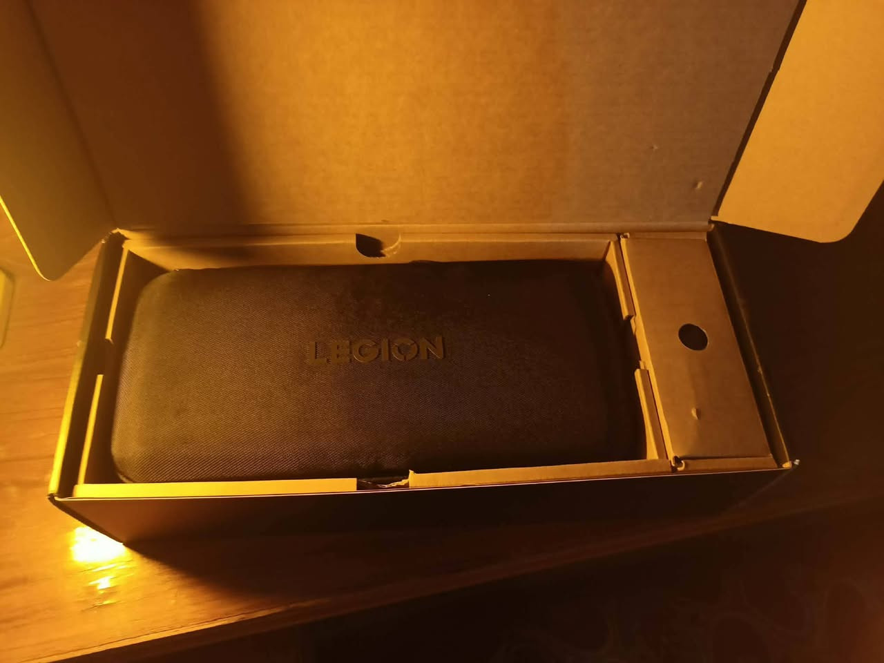 جهاز لينوفو ليجن كو  (للمراوس بايفون)
جهاز بنظافة 99% 
مواصفات-
شاشة بدقة 2K 144Hz بنل QHD+

معالج AMD Ryzen Z1 Extreme

رام DDR5X 16GB 

تخزين 512GB مع منفذ ذاكرة SD

بطارية 49.2 WHr مع شحن سريع 65W

يدعم wifi 6E و منفذين USB-C ومنفذ سماعة 

ملحقات الجهاز 
الملحقات الي تجي وياه + سكرين حماية وكفر للجهاز
وداك ستيشن بكل المنافذ يدعم 4K 60fps

الجهاز للمراوس بايفون نظيف 
مكاني واسط 
واتساب ***********
