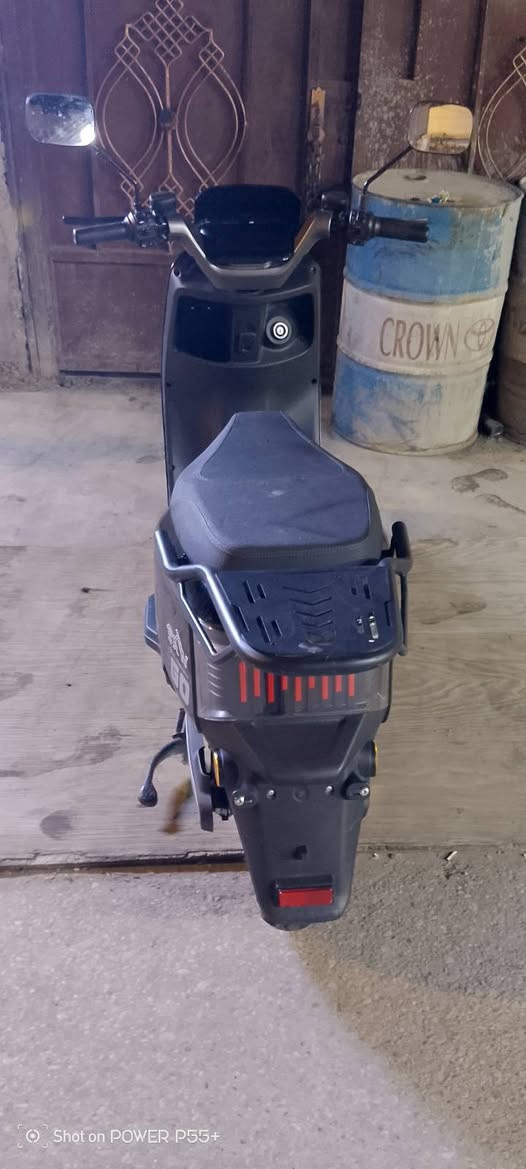 سلام عليكم دراجه شحن سكنس 6بطاريات
للبيع بطاريات  نازلت شويا

سرعتها 80حقيقي 

بها نضام R

اطلع بيها بل مطر ما عليها شي اريدها 600وبيها مجال للشراي...مكاني ديالى ***********
