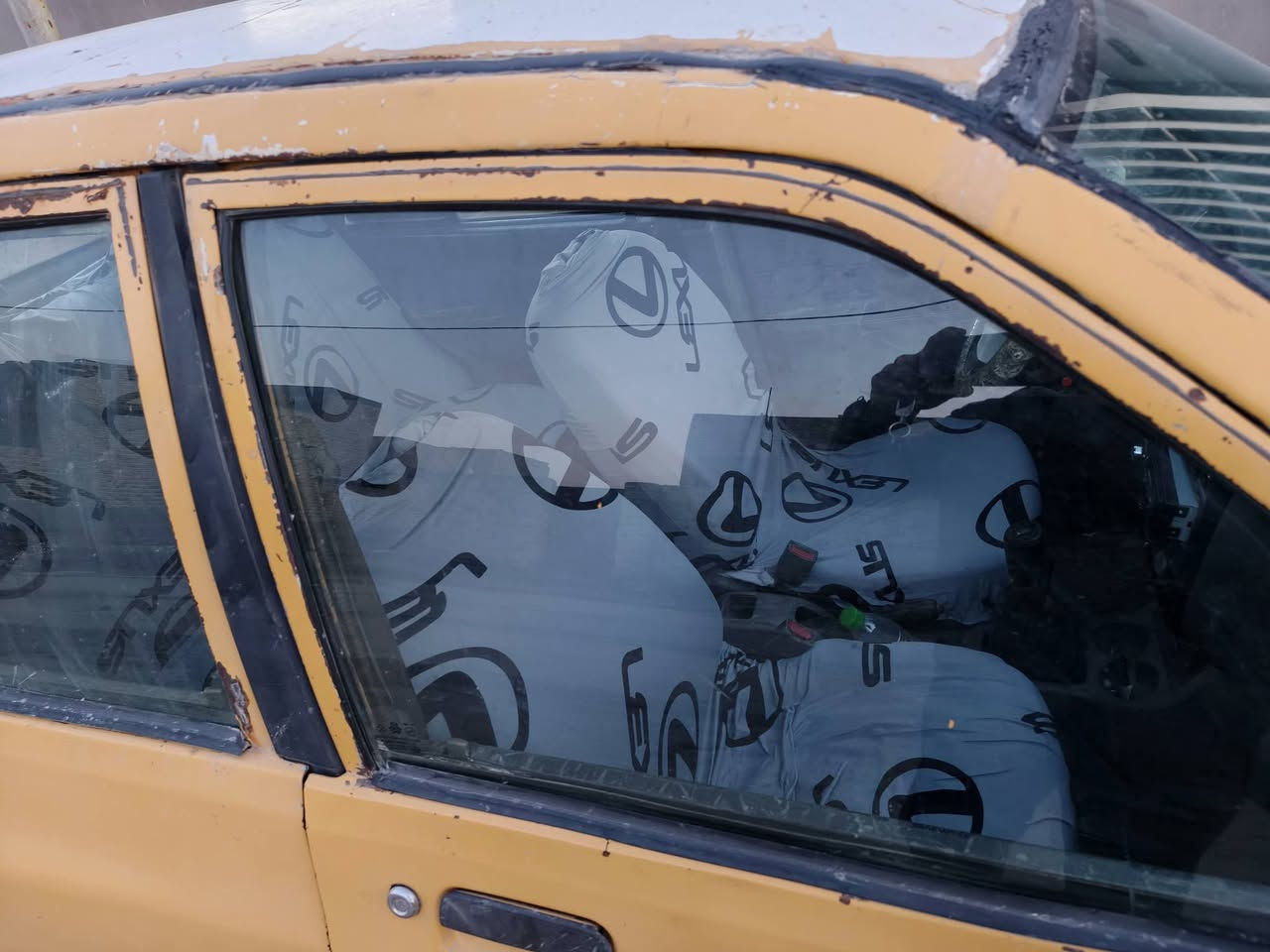 عندي ١٢  تحويل رقم مثنى سنوية ل٢٧
ما مسجلة هيئة 
مكينة خشنه و بيه نضح 
بيه خياس
حدادية جديدة باتري
 قاعدة باتري
 واير بلكات
 بطاين
 تلبيسة كشنات جديدة 
تخم بولبرنات
لايتات بك لايتات دعاميات
شباك كلة جديد
السعر ١١ ورقة بيه مجال جدا بسيط
العنوان الديوانية
***********
تكلب تقتنع مسؤل تحول وغرامات ( جوم حديد) 

رحمة لاهلكم لاحد يخابر ويكلي شبيه مابيه
