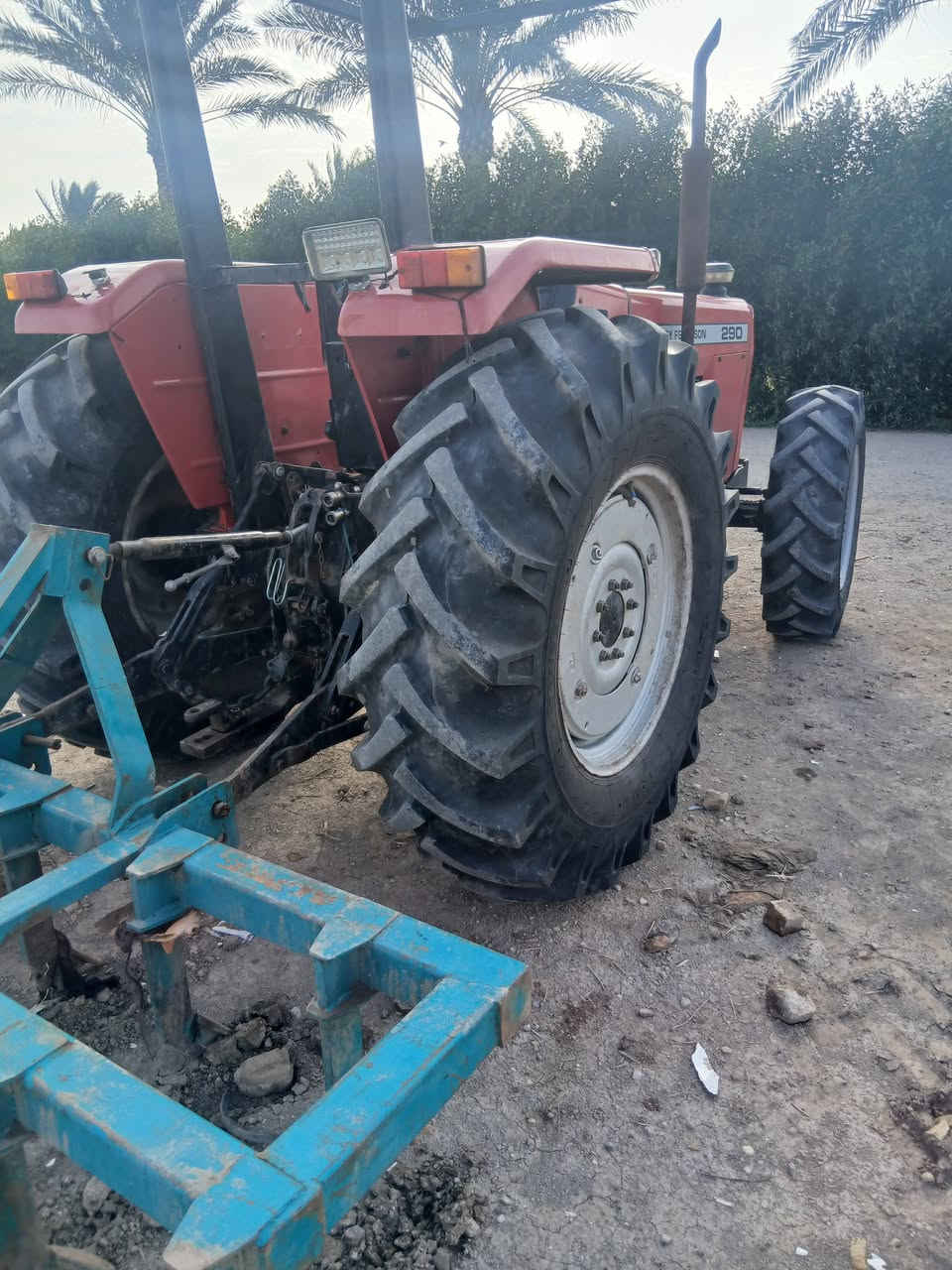 مكينه فوركسن انكليزي للبيع محوره دبل اكسن جاهزه الشغل بدون وراها اندبليت وخرماشه مكان بغداد المحمودية تصال على رقم ***********
