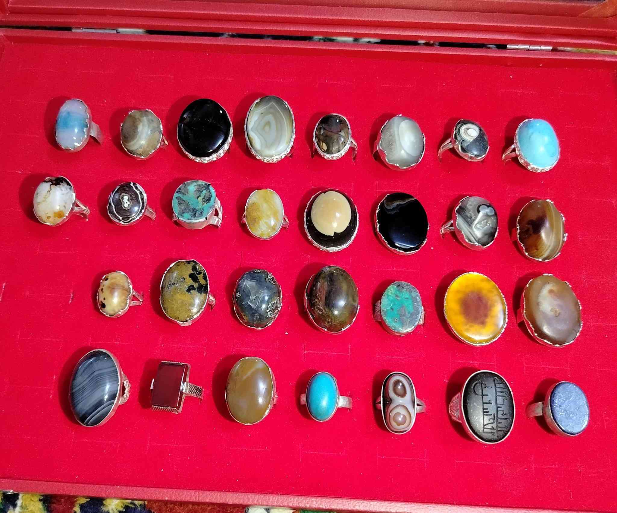 سلام عليكم البيع محابس فضه عراقيه عشر محابس تحف وصياغه يدويه  وقديم وعشرين محبس صياغه عراقيه جديده عيار 925 ابيع شلعه ومفرد يفيدن على باب الله
الشراي يجيني خاص ويدلل


**إذا كنت صاحب هذا الإعلان وتريد حذفه لأي سبب، رجاءا أرسل رسالة إلى الدعم الفني**