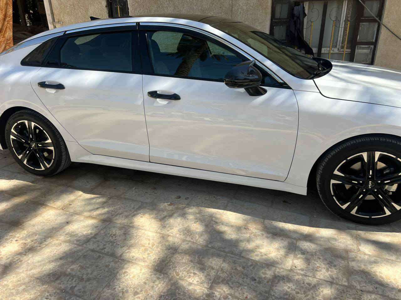 كيا k5 GT LINE
فول مواصفات
موديل 2022
رقم اربيل دولي
محرك 1600 توربو
ماشيه 39 مايل
حادثها بامريكا بنيد فقط
وبالعراق صار بيها تبديل باب
رقم التلفون ***********
