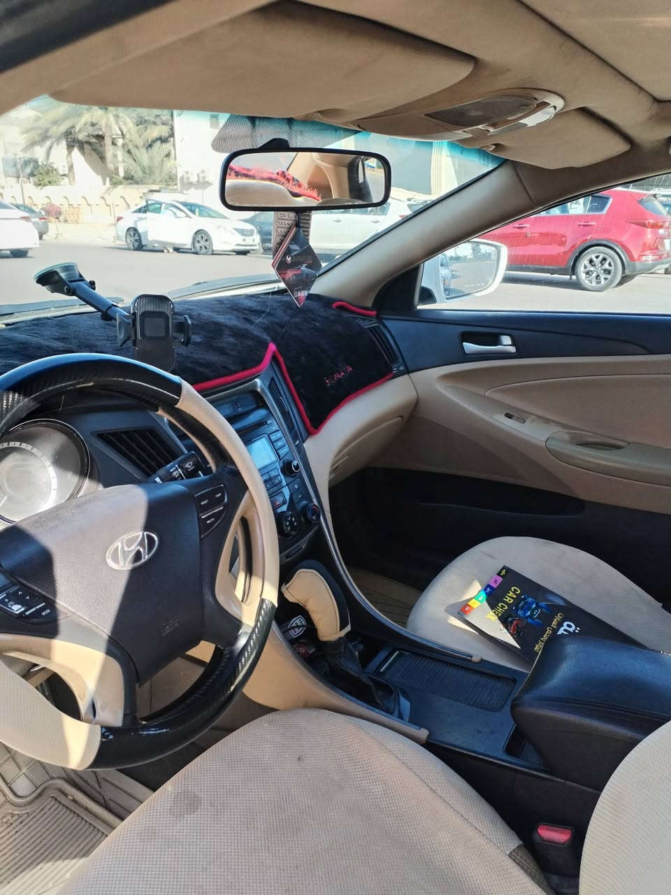 السلام عليكم عندي سوناتا ٢٠١٣ خليجي رقم اربيل
 الدوالي جديد تحويل ثاني يوم سيارة جديده بمعنى 
الكلمه مابيها اي نقص محرك ٢٤٠٠ مكينه وكير ممفتو
مكفوله عدا بارد 
مواصفاتها 
شفتات بل ستيرن 
 ماشيه 145
تحكمات فول 
حساس خلفي 
اي بي اس 
ايكو 
مري شفط 
اشاير بل مري 
داخل لونين 
ويل كب 
سياره جديده وجاهزه 
مكان السياره الانبار الخالديه 
عارضها ب ١٢٨ وبيها مجال للشراي 
وهذا رقمي ***********
