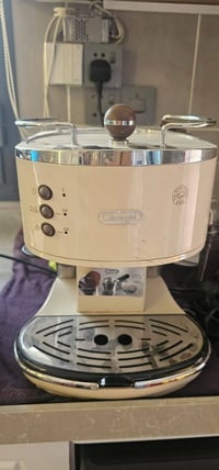 مكائن قهوة • بريفل • ديلونجي