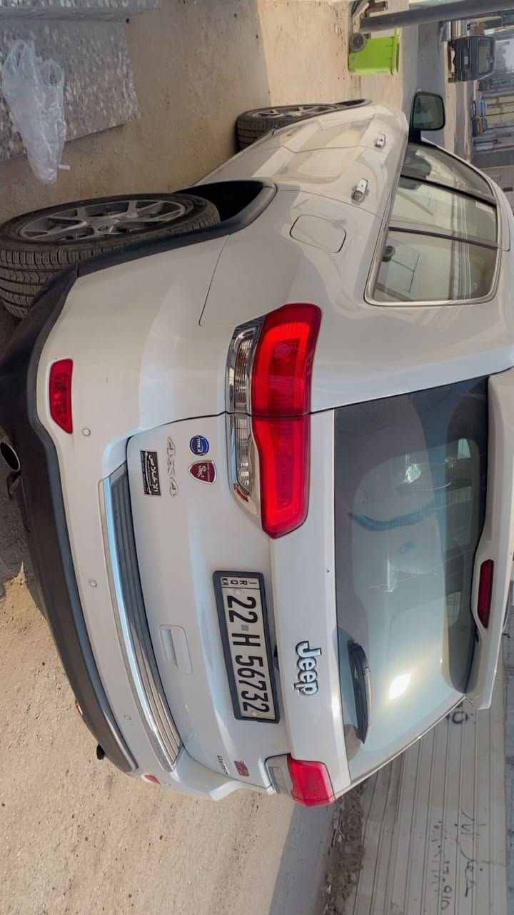 السلام عليكم جيب خليجي 2019
ماشية80الف وكالة وكالة 
فول لمتدد السياره اعلى فئة بل جيب 
فتحه حساسات كشنات كهرباء تدفئ 
فول فول مواصفات متخلص 
للبيع للتواصل ***********
