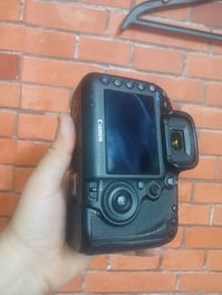 كانون 5D مارك٣ • كاميرا • DSLR