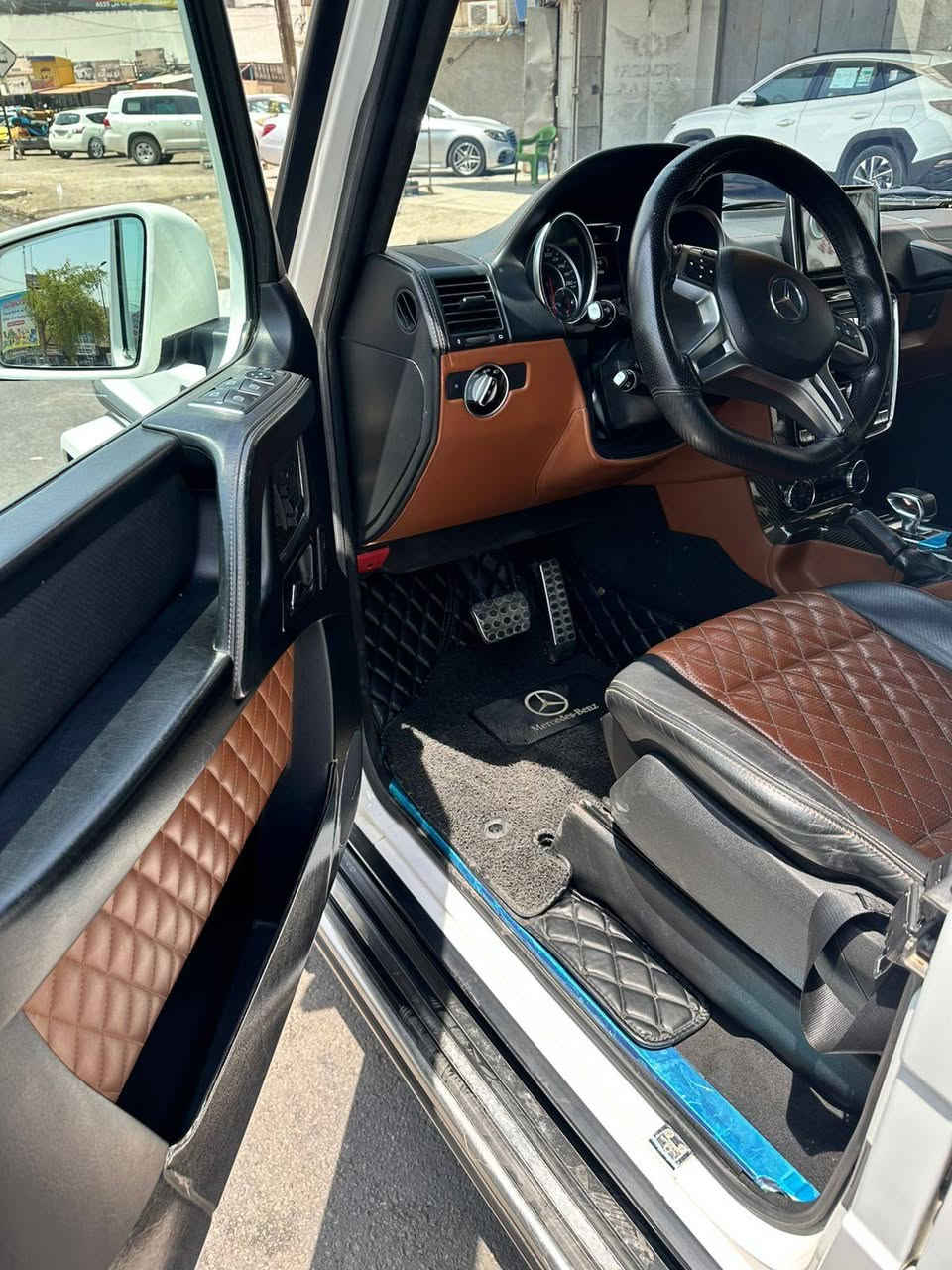 سلام عليكم ارخص جي كلاس بلعراق
واتحدى اذا اكو بهيج سعر وهيج نظافه وكولشي عل بلادي تكدر تسال وتعرف اسعارها ماشيه  120 الف
‏ G clas 2016 ايدشن وان داخل قرمدي يعني فول مواصفات خليجي اعلى فئه ضمان دولي سياره باقيه عل وضع الوكاله جديده جدا بيها صبغ قطعة وحدة جاملغ فقط كير محرك تبريد حدادية
 بصمه سلايد 
داخل شامو 
كشنان جلد 
كشنان كهرباء 
دبل رادرات 
حساسات 
 سماعات بلادي  
دبل ماوس 
ختم المارسدس 
عل كشنات كشنات تدفئه تبريد وبعد بيها مواصفات ارقام
 سنويه جديده راسن احولك عارضها اربع شدات ونص مكان السياره بغداد زيونه

رقم صاحب سيارة
***********
