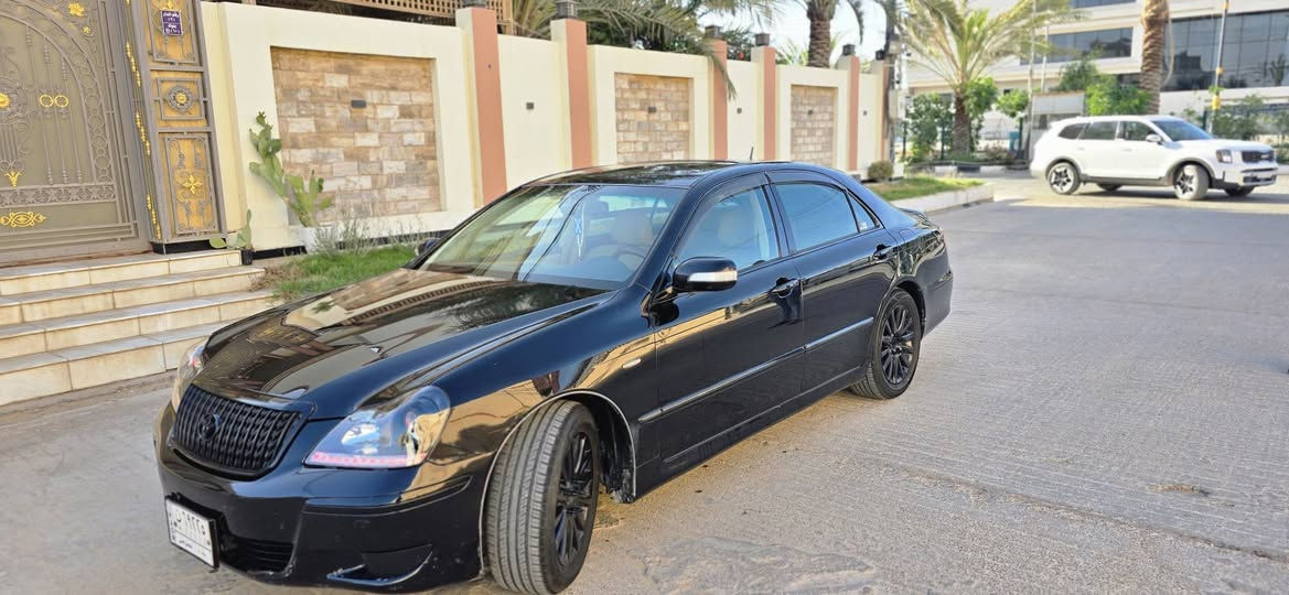 اعادة النشر بسبب الوعود الكاذبه (امسح المنشور اني جايك) 
TOYOTA CROWN MAJESTA👑
للبيع تيوتا ماجستا. 2007 
اصولي💥 شرط المداور قرار 48
الون اسود ملكي  
رقم بغداد شرط المداور راعيها موجود 
كص قماره فقط 
المواصفات👇 
5دكم 
تحويرة نجف فوك وجوه 
✅ محركها V8 الحجم 4300
✅ كشنات جلد بيجي المرغوب
✅ تبريد امامي خلفي3قطع.
✅ 3قطع بردات خلفيه.
✅ اربع كشنات كهرباء.
✅ 5بصمات ابواب+بصمة تشغيل+ صندوك شفط 
✅ كشنات خزن ميموري.
✅ حساسات  امامي وخلفيه
✅ كامره خلفيه 
✅ بگ لايتات لد اصل.
✅ ثلاجة
✅ مري ترحيب عند الاقتراب+اشاير بالمري والجملغات.
✅ ستيرن كهربائي 
✅ مري كهرباء+هيتر♨️
✅ تحكم ستيرن+كروز تثبيت سرعه.
✅ جنطه جكات كهرباء شفط.
✅ السياره بيه 3 رادار اصل
✅السنويه لل 27 
وباقي المواصفات المعروفه لل5دكم.
والسياره جاهزه على اخر حبايه.
والسياره بالواقع اجمل من الصوره📷.
العنوان النجف الأشرف 
للاستفسار📞***********
السعر 152 وبيه مجال قليل او مراوس بأقل
