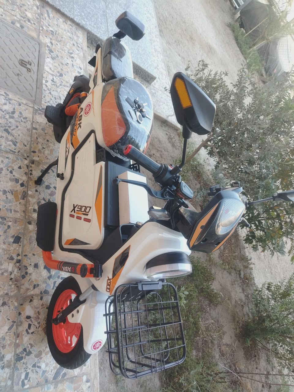 السلام عليكم دراجه شحن X900 جديده جدآ استخدام قليل.
بطاريات كبار دبل عدد 5.

تشغيل كارت وبصمه وسويج.

السعر ٥٠٠ الف. 

مكاني كراده.

***********
