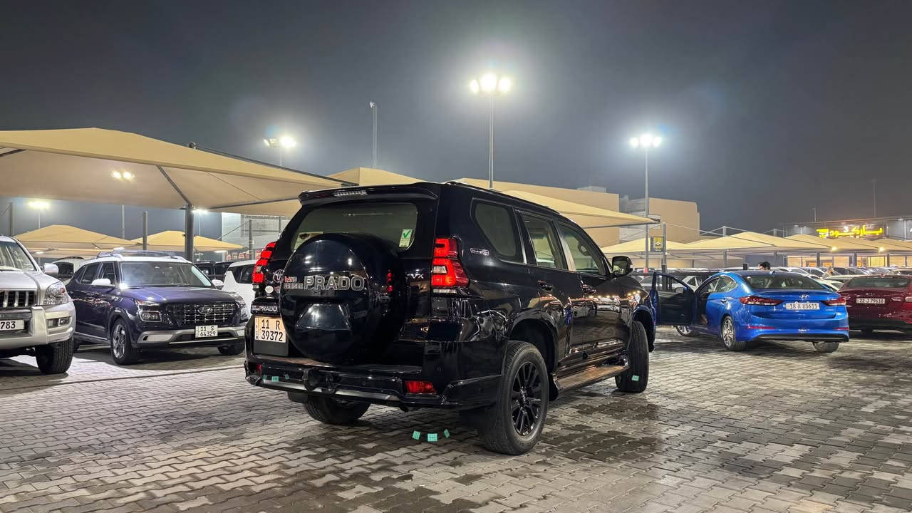 سلام عليكم
تويوتا برادو 2022 Vx مدنايت ادشن
ماشيه 93 كيلو حقيقي 
بسعر 445$ وبيه مجال 
السياره وكالة ساز وصيانه كامله بل شركه
السياره كله بلاك دشن من الشركه
للبيع فقط
السياره مكفوله كفاله عامه 
رقم بغداد تحويل مباشر 
مواصفاتها : 
١-سلايت قماره
٢-مثبت سرعة
٣-حساس خلفي
٤-كاميره خلف
٥- دبل تانكي ١٥٠ لتر 
٦- اشارات بالمرآة
- كشافات ضباب
٧-كراسي جلد اصلي 
٨-كراسي كهربائيه 
٩-شاشه اصلية 
١١-حساس تاير   
١٤-مانع انزلاق
١٥-اربع جام اوتو
١٦-لايت زنون ناصي ***وعالي
١٧-زراك لايت 
١٨-هوك خلفي 
١٩-ارضيات (كاعيات) اصليه 
٢٠-بصمات اثنين 
٢١-تكم ارضيه ليزري 
٢٢-تحكمات فول ستيرن 
٢٣-طفايه اصلية
٢٤-نظام زحف 
٢٥-ترحيب
٢٦-مري جانبي كهربائي (شفط)
٢٧-تشغيل عن بعد *
٢٨-عدة طوارئ
 ٣٠- داخل بيجي
٣١-شاشة ملاحة باللمس
- كاميرا خلفية 
- بلوتوث
- مشغل CD
- منفذ AUX & USB
٣٢-محرك 6 سلندر 
اضائه داخليه
الاستفسار اكثر الاتصال
*********** كربلاء, العراق
