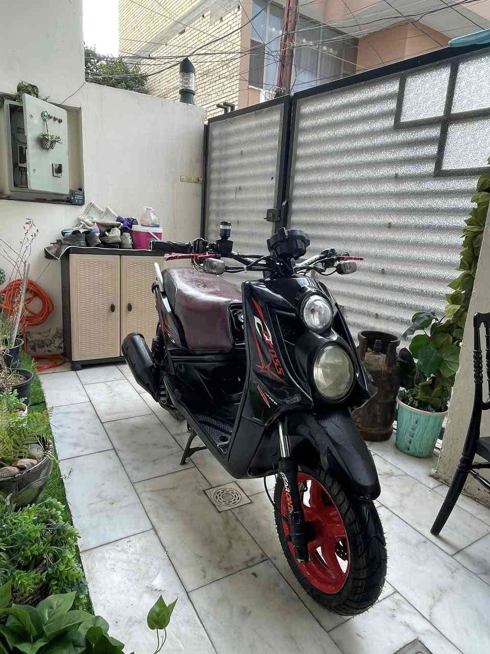 السلام عليكم للبيع جبلي الدراجه بحالت { الوكاله } بوشه (58) بلادي ستيرن رياضي سلف رياضي الدراجه جديده بمعانه الكلمه شلعه ومعدل تخبل نص نكره سلف عداد 7 ألوان تايرات جدد  دبلات شغاله كفرات البلاديات السعر 800 وبيها مجال *********** بغداد الكريعات
