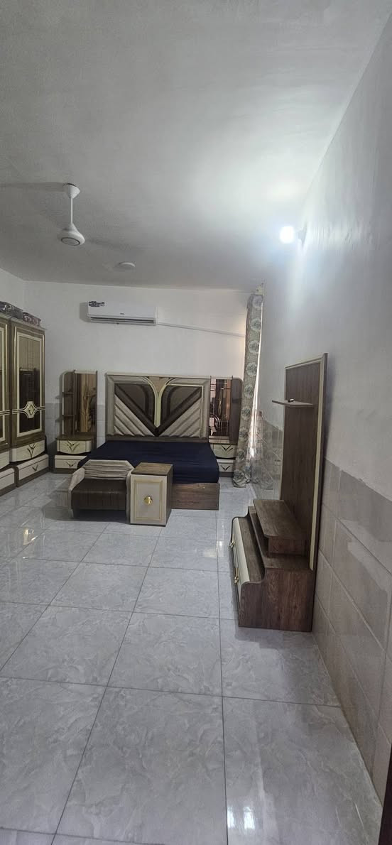 يالله بيت للبيع طابو زراعي سند 25 مساحه 260 متر  يتكون من غرفتين نوم وصاله ومطبخ وستقبال صحيات داخليه وخارجيه منور طارمه كراج سياره حديقه بناء حديث درجى اولى طابوك جمهوري صب مسلح 
العنوان طوريج حي المستقبل مقابيل حي الجمعيه 
معروض لدى مكتب بيروت للعقار الكائن في طوريج حي الجمعيه 
للتواصل ***********//***********
