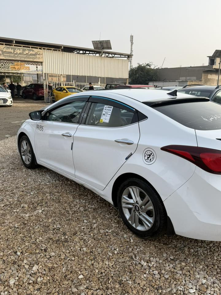 السلام عليكم النتره وارد خليجي موديل ٢٠١٥ محرك ١٨٠٠ رقم بغداد دولي
مكفوله من الضربه والصبغ كفاله عامه فقط الدوس مصبوغه اثر شخوط بدون معجون 
محرك وكير وصدر جديد تخم تاير جديد تبريد تتدفئه شغال 
سياره جديده مال بيت استخدام شخصي،
فول موصفات 
مكاني بابل 
السعر ١٢٨ 
***********
