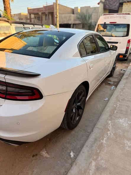 ♦️دوج جارجر بلاك توب امريكي♦️
الموديل .2023  اصل 

(الاصدار الاخيرررر)

اللون .ابيض 🔺
المسافة المقطوعة 40. الف mi
حجم المحرك 3600

السيارة كلين تايتل كفالة عامة 🚘 

مواصفات السيارة ..
-كامرة خلفية دوارة HD
-لايتات زنون وكالة
-تشغيل عن بعد 
-كشنات حضن مع تحكم كهرباء
-حساس خلفي
- بلوجكترات زنون لد امامي 
-شاشة كبيره مع نضام GPS
-مري جانبية هيتر مع عاكس الضوء
-نضام USB- كامل 
-تبريد قطعتين
-بصمة ابواب 

مكان السيارة بغداد 🫵

اي استفسار الاتصال. متوفر وتس اب 
                                     ***********
