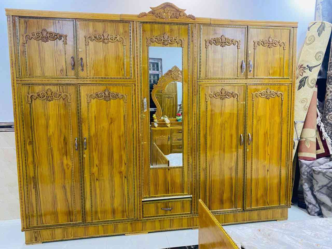سلام عليكم توجد غرفه نوم مستعمله للبيع صاج عراقي السعر ٩٠٠ بيه مجال الغرفة جديده فول نضافه *********** واتساب توجد خدمة توصيل
