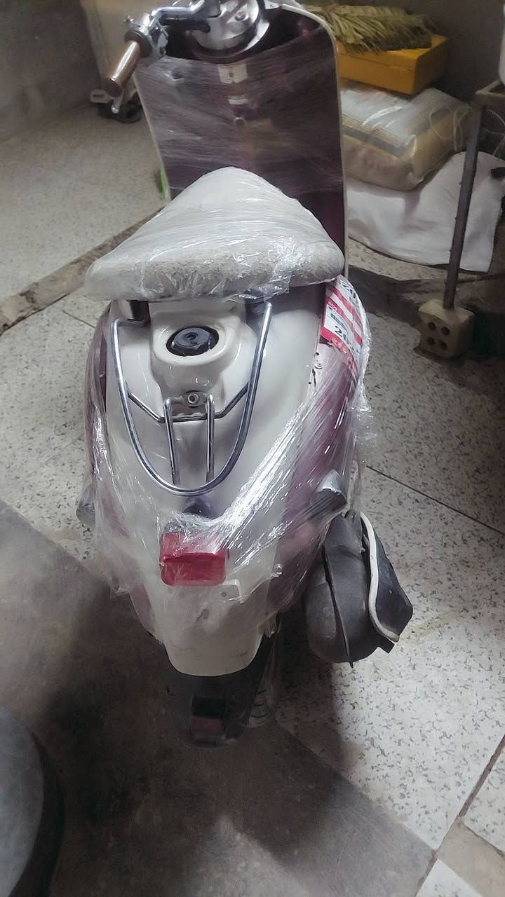 السلام عليكم دراجه كلاسك للبيع دراجه خير من الله نكره سلف هندر كلشي شغال متواجد على الفيس وتساب ***********
