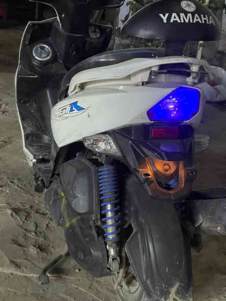 السلام عليكم
دراجة GTR بحالة الرمبة 
دراجة بلادية مكفولة كفالة عامة برغي ما بيه نقص 
كلة شغال ومكفول
مكينة بلادية برغي ما ملعوب بيه 
نكرة سلف 

السعر - 875,000 الف 
العنوان - الكاظمية 
رقمي - ***********

كلوب لد اصلي 
تجوة + يدات رياضي 
كلجات رياضية بلادية مال رمبة 
صالنصة حساس بلادي
بريكات خلفي وامامي شغال
قفل جنطة + قفل ستيرن 
عداد سرعة + بانزين شغال 
كشن رياضي + دبلات بلادية 
تايرات جدد 
الدراجة عليه ادامة كاملة
