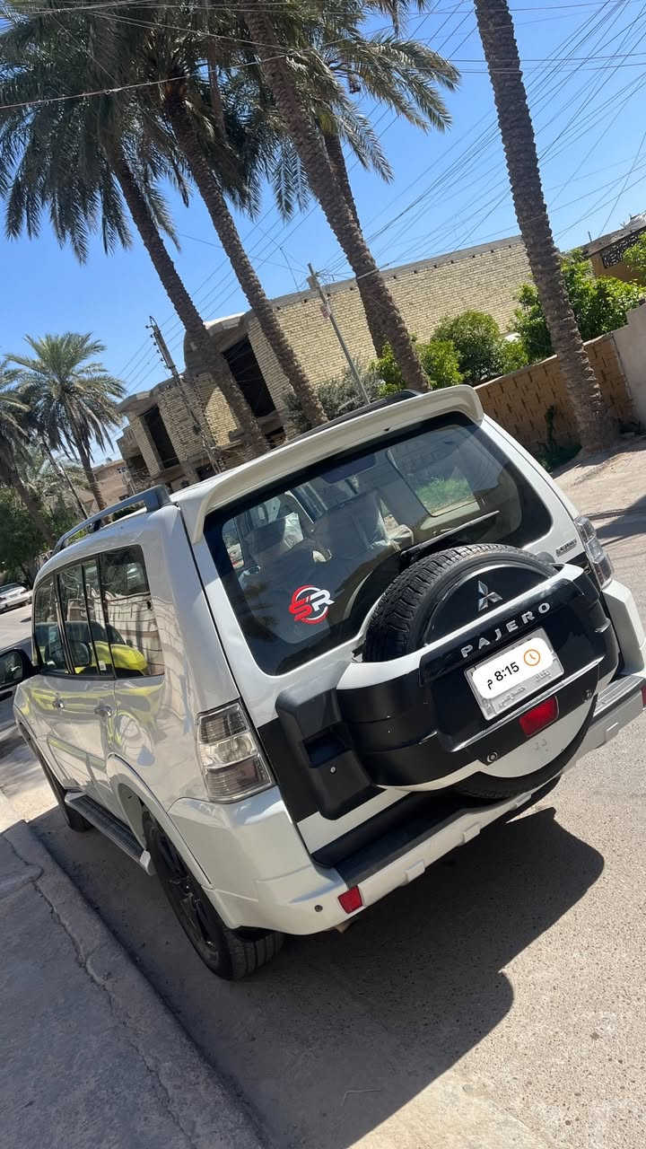 سلام عليكم للبيع باجيرو. 2008 فول مواصفات 3800 مكفوله من الصبغ والضربه سياره جاهزه وجديده مكينه كير صدر تبريد تخم تاير سلايت روف كشنات كهرباء كشتات تدفئه تبريد 7 راكب 
رقم بغداد تحويل ثاني يوم مكاني بغداد السيديه 
السعر 130 وبيه مجال بسيط 
***********
