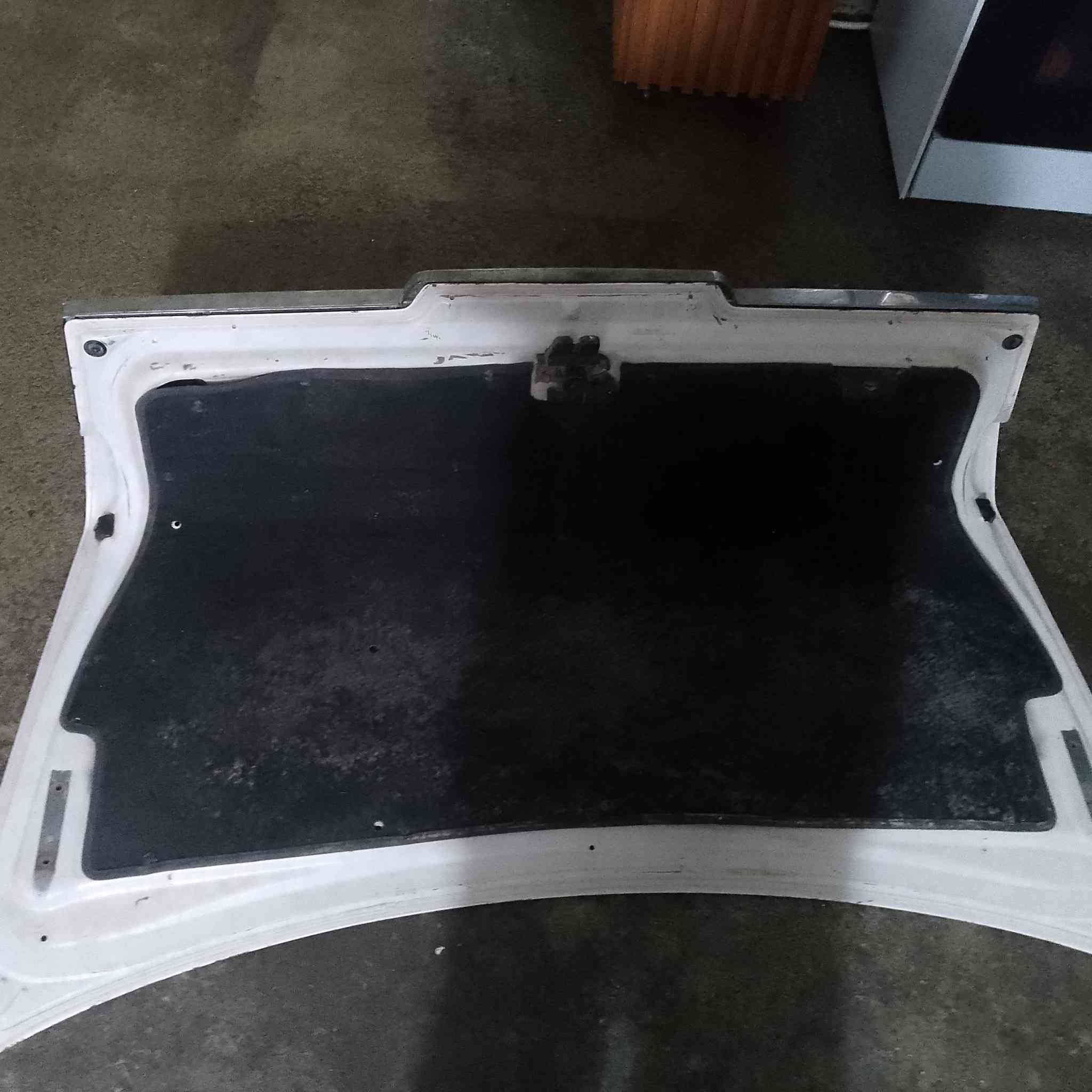 السلام عليكم صندوك راس الثور فلات السعر ورقه الرقم *********** العنوان بغداد الشعله
