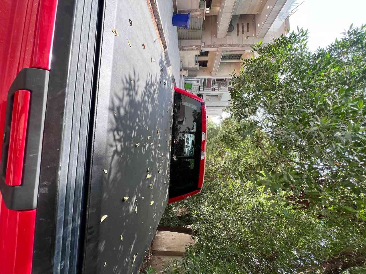 السلام عليكم 
عندي غطاء f150 عدد ٣ جديدة مثل اللي بالصورة 
بدي قصير 
بيع شلع جديدة بالكارتون 
شوية ٥ سم الكراتين بيهن بلل لكن بعدة مسلفن غير مفتوح 
السعر ما اعرف شكد اتصل وتفضل اخذهن ***********
