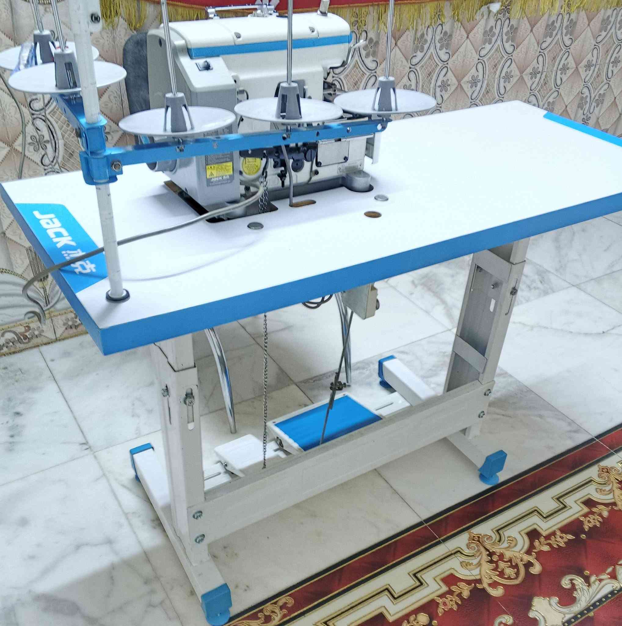 ماكنة خياطه اوفر نوع جاك لاصلي كاتم تحكم سرعه انار ذاتيه سعره 500 رقم هاتف ***********
