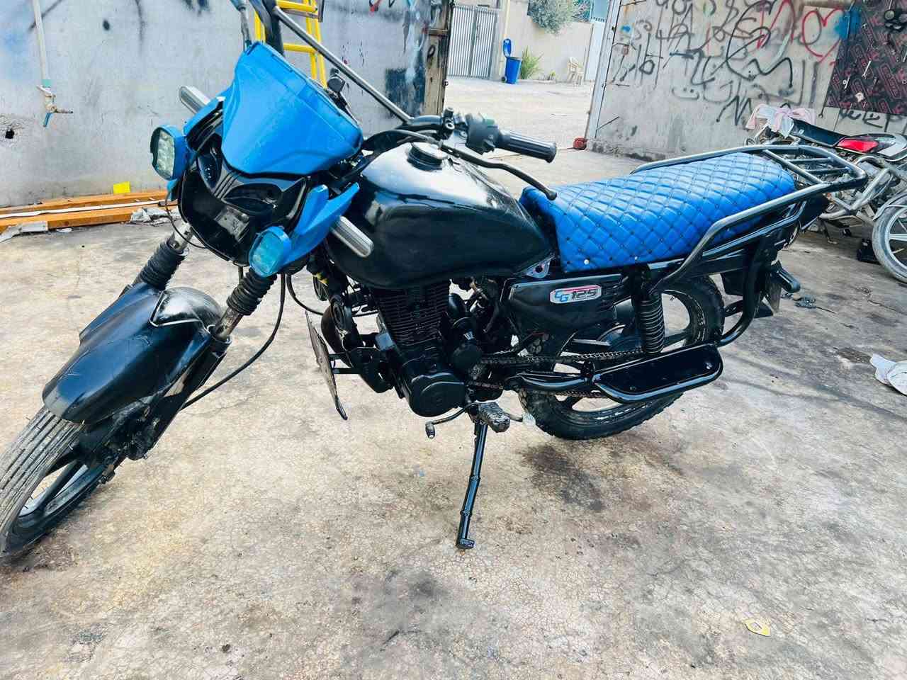 دراجتين للبيع  اثنين بل شرط الربعه كير ٢٠٠ السعر ول هيوشه ٢٥٠ تفاصيل اكثر التصال عل رقم الهاتف *********** بي وتساب ارقم ولخاص مفتوح
