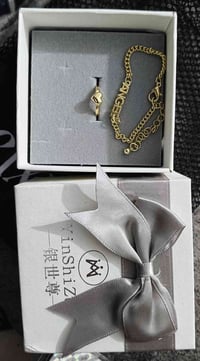 علبة هدية • سوار • محبس