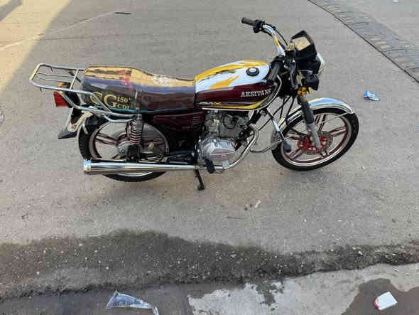 يالله ايراني مكمرك كمرك اصوالي مو مال مزاد تسجيل مباشرتن موديل ٢٠٢٣ كامل كلهه شغال برغي مابي نقص السعر ٨٥٠ العنوان الرمادي التاميم ***********
