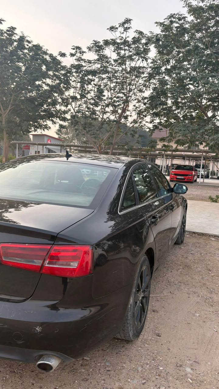 Audi - A6 2014 خليجي 

محرك 2000 تيربو

كير اوتوماتيك + عادي + شفتات ستيرن

5 وضعيات قيادة وضعيات ستيرن 

بصمة تشغيل 

كشنات جلد كهربائية وخزن ميموري

مري شفط وحساس مطر 

تحكمات ستيرن 

هاند بريك بصمة واوتو هولد 

تبريد 3 قطع 

السيارة كلشي محرك وكير جديد والتيربو مبدلة جديد 
مسوي صيانة كاملة بلكات ودهن 

وبعد بيها هواية مواصفات

السيارة ماشيه 216 الف 

جاملغات خلفية بيها معجون 
والبنيد يحتاج بوليش او صبغ
  
سيارة رقم اربيل سنوية بأسمي وهزة جديدة ابيع شرط التحويل 

السعر 125 ورقة 
( تجي تفحص السيارة وتشوفها بعينك وتطلع بيها ما اكطع سعر بالتلفون ) 
 
مكان السيارة بغداد الدورة 

الاتصال   *********** بغداد, العراق
