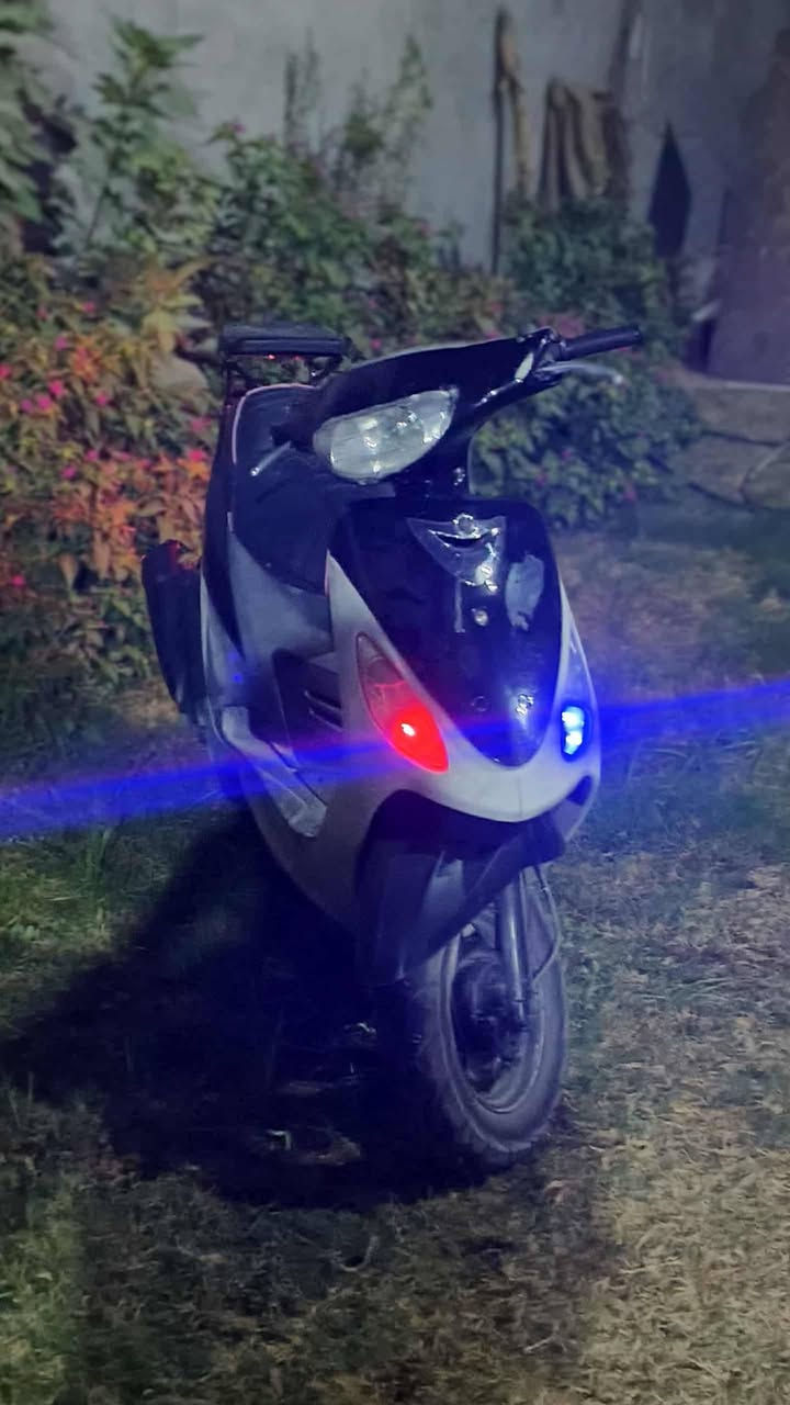 السلام عليكم موجوده ماكس منغولي البيع دراجه كامله نقصها باتري  مكينه بلاديه كفرات بلادي مختمه ختم واحد اوراقه كامله عليه صالحه FM السعر ٦٥٠ و بيها مجال حك الجيه مكن شاطئ التاجي قرب جسر المثنى  ***********
