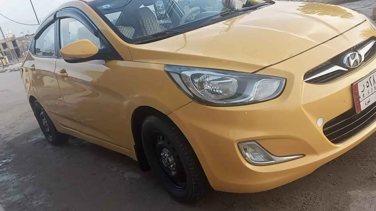 اكسنت موديل 2013 بأسمي سنوية لغاية 2028 مصفره هيئة وغرامات رقم بصرة 
مواصفات
إشارة بالمرايا
شاشة 
كامرة 
تبريد تدفئة شغال 
خليجي 
اصل اللون ابيض 
محرك وكير وكهربائيات وتخم تاير جاهزه للأخير 
السعر ٧٣ 
ترهم مراوس بسياره خصوصي 
مكان السيارة ناصريه 
رقم الهاتف : *********** ناصرية, ذي قار
