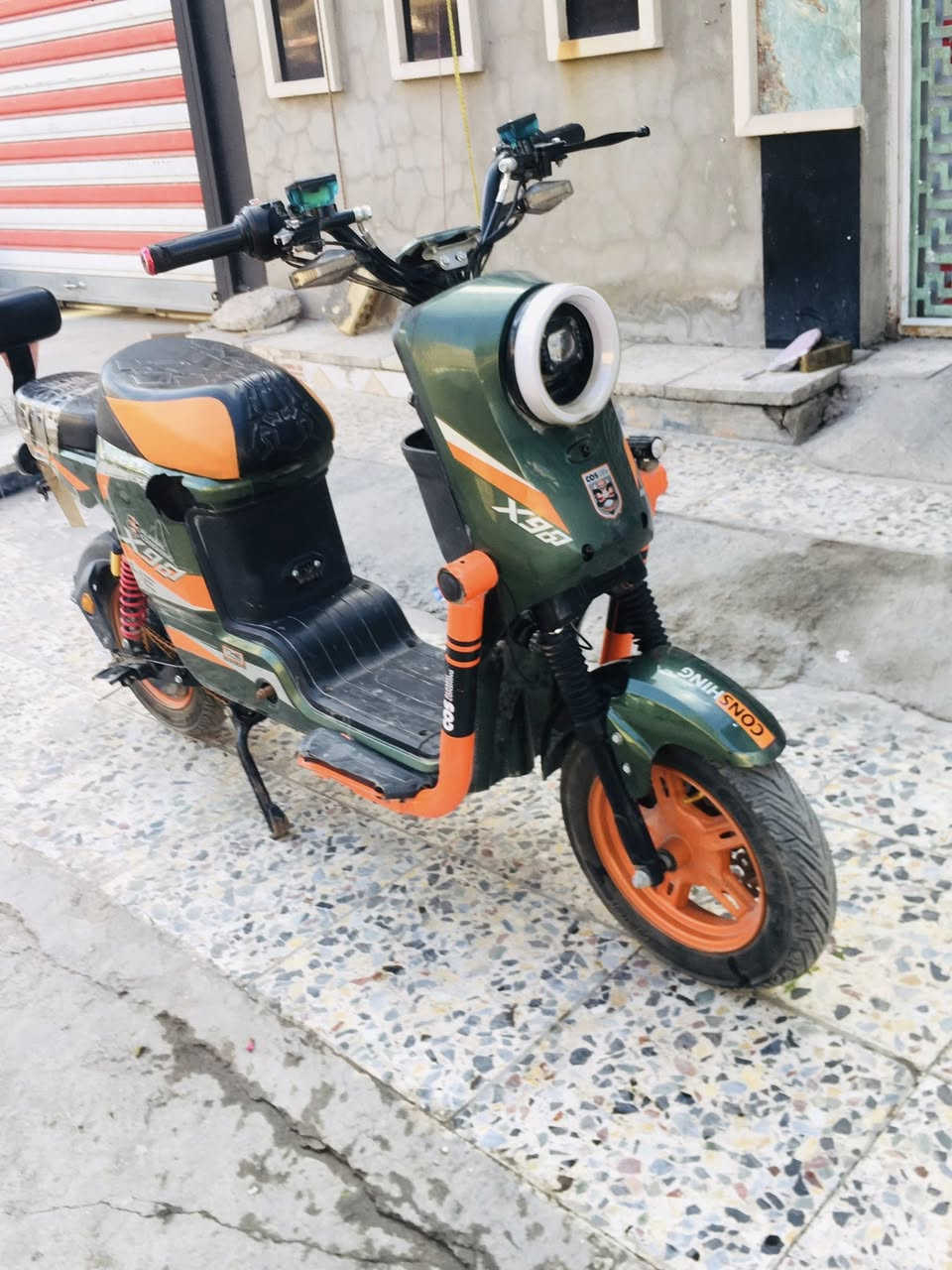 السلام عليكم للبيع دراجه شحن اكس900 د
دراجه نضيفه 5بطارات كبار اشاير لايت عالي زنون نشرات بريك خلفي دراجه خير من الله بي نضام رجوع على البك هورن عالي السعر 350وبيه مجال شراي مكاني بغداد البلديات رقم الهاتف *********** واني با خدمه
